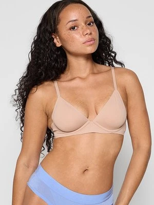 Biustonosz bezszwowy & Other Stories