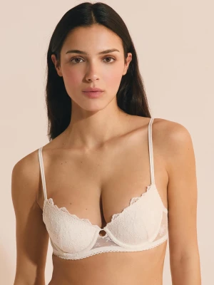 Biustonosz nr 4 - Lekkie wypełnienie z haftem Etam