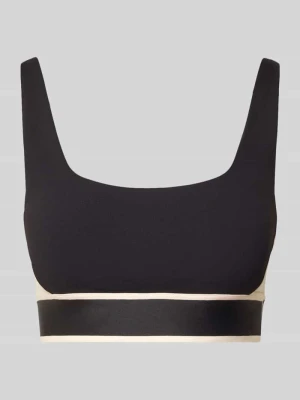 biustonosz sport o kroju slim fit z detal z logo Fabletics Czarny