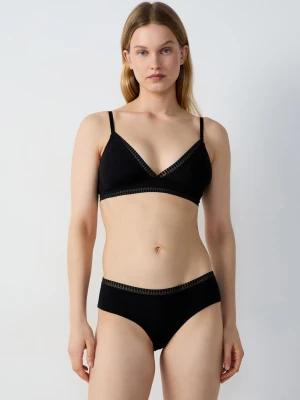 Biustonosz trójkątny bez fiszbin, wyjmowane wkładki Etam