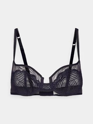 Biustonosz z fiszbiną Triumph