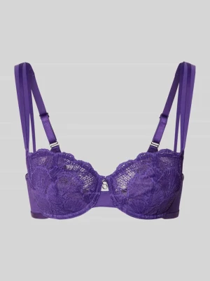 Biustonosz z fiszbinami w kroju balkonetki z obszyciem koronką, model „Palina Moonlight Kiss” Triumph