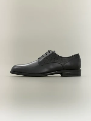 Biznesowe buty sznurowane Boss czarny