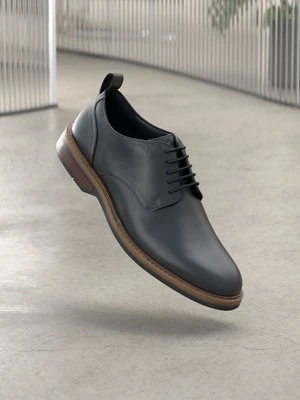 Biznesowe buty sznurowane Clarks czarny