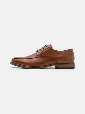 Biznesowe buty sznurowane Pier One