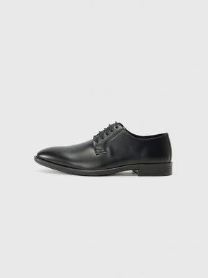 Biznesowe buty sznurowane Pier One