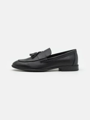 Biznesowe loafersy Pier One