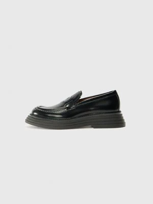 Biznesowe loafersy Pollini