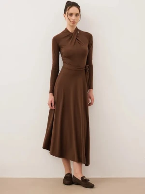 Bizuu sukienka ROTTA kolor brązowy midi rozkloszowana ROTTA BRĄZOWY