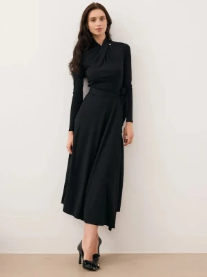 Bizuu sukienka ROTTA kolor czarny midi rozkloszowana ROTTA CZARNY