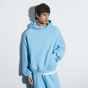 Błękitna bluza z kapturem oversize basic House