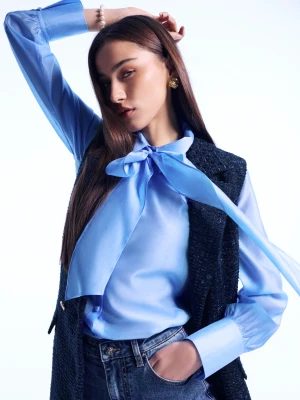 Błękitna koszula z wiązaniem TARANKO