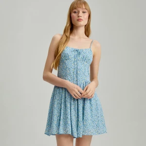 Błękitna sukienka-kombinezon ze wzorem w kwiaty House