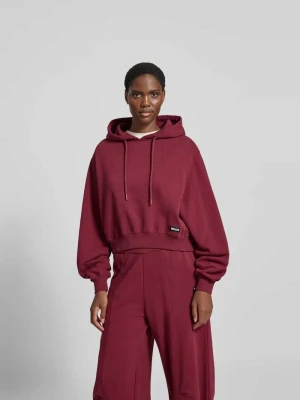 Bluza krótka z kapturem i naszywką z logo ROTATE Bordowy