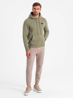 Bluza męska dresowa kangurka z kapturem i metalowym pinem – oliwkowa V2 OM-SSNZ-0141
 -                                    S Ombre