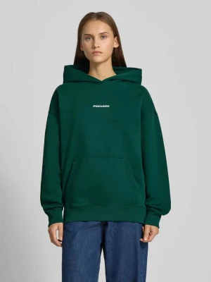 Bluza o kroju oversized z kapturem i wyhaftowanym logo model ‘Clarita’ Pegador