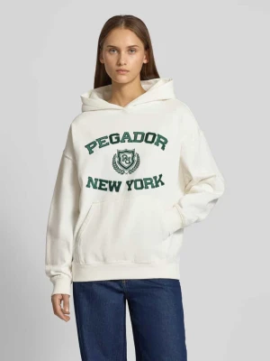 Bluza o kroju oversized z kapturem i wyhaftowanym logo model ‘Frieda’ Pegador