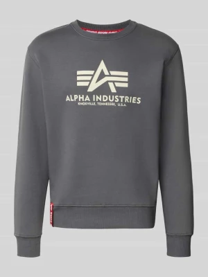 Bluza o kroju regular fit z mieszanki bawełny z nadrukiem z logo Alpha Industries Ciemnoszary
