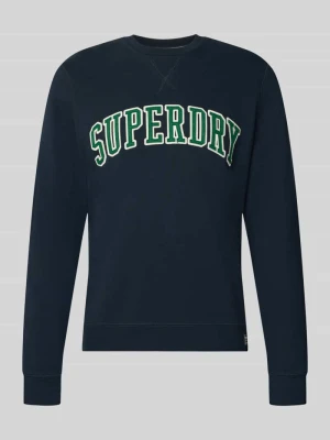 Bluza o kroju regular fit z mieszanki bawełny z wyhaftowanym logo Superdry Granatowy