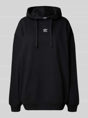Bluza o kroju relaxed fit z kapturem, wyhaftowanym logo i kieszenią kangurką adidas Originals