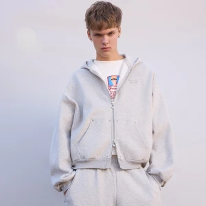 Bluza UNISEX z kolekcji Świeży x HOUSE z kapturem i hafem szara