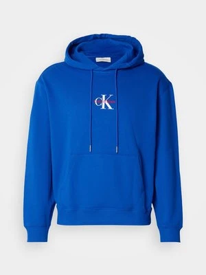 Bluza z kapturem Calvin Klein Jeans błękit królewski