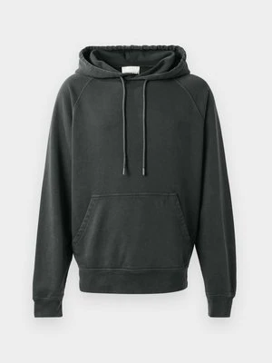 Bluza z kapturem closed