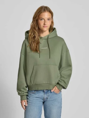 Bluza z kapturem i kieszenią kangurką model ‘STUDIO VESTERBRO’ JJXX