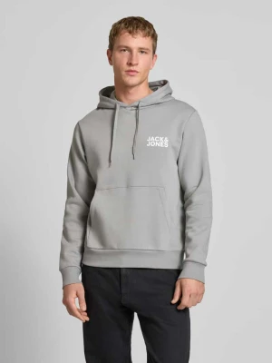Bluza z kapturem, nadrukiem z logo i kieszenią kangurką jack & jones