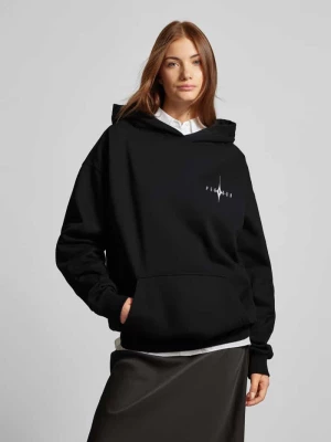 Bluza z kapturem o kroju oversized z nadrukiem z logo model ‘NENA’ Pegador