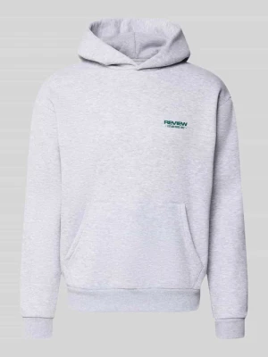 bluza z kapturem o kroju regular fit z mieszanki bawełny z nadrukiem z logo REVIEW Jasnoszary melanż