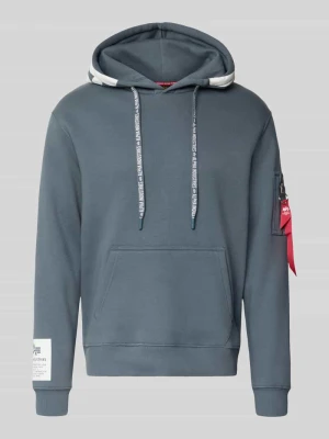 Bluza z kapturem o kroju regular fit z mieszanki bawełny z naszywką z logo Alpha Industries Jasnoniebieski