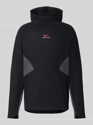 Bluza z kapturem o kroju regular fit z nadrukiem z logo Nike Czarny