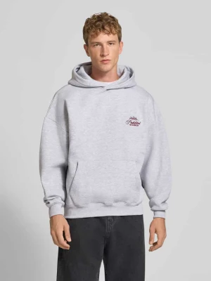 Bluza z kapturem o kroju relaxed fit z mieszanki bawełny z wyhaftowanym logo PROHIBITED Jasnoszary melanż