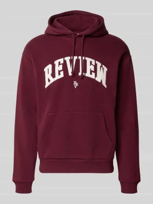 Bluza z kapturem o kroju relaxed fit z mieszanki bawełny z wyhaftowanym logo REVIEW Bordowy