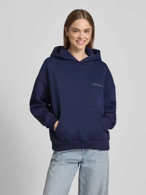 Bluza z kapturem, obniżonymi ramionami i kieszenią kangurką Review