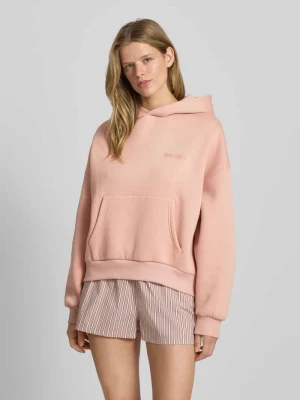 Bluza z kapturem, obniżonymi ramionami i kieszenią kangurką REVIEW