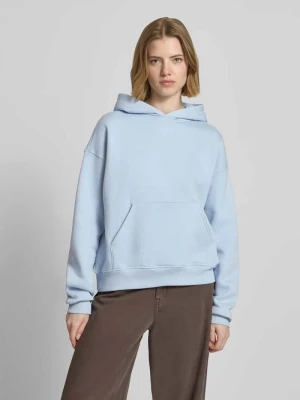 bluza z kapturem w kroju regular fit z kieszenią kangurka model 'Iconic' Gina Tricot