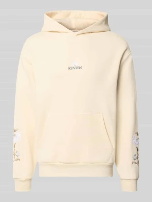 Bluza z kapturem w kroju relaxed fit z kieszenią kangurkową REVIEW Écru