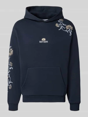 Bluza z kapturem w kroju relaxed fit z kieszenią kangurkową REVIEW Granatowy