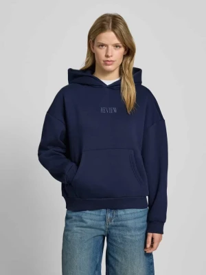 Bluza z kapturem, wyhaftowanym logo i kieszenią kangurką Review