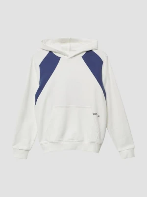 Bluza z kapturem z kontrastowymi detalami i dużym nadrukiem z tyłu s.Oliver