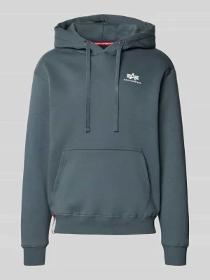 Bluza z kapturem z logo i kieszenią kangurką alpha industries