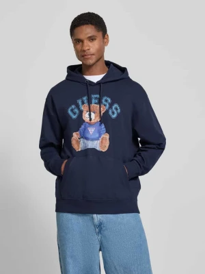 bluza z kapturem z nadrukiem z logo i kieszenią kangurka Guess Granatowy