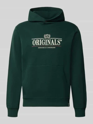 Bluza z kapturem z nadrukiem z logo model 'FREDERIKSBERG' Jack&Jones Ciemnozielony