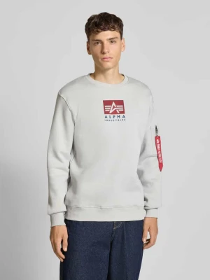 Bluza z kieszenią na zamek błyskawiczny na rękawie alpha industries