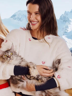 Bluza z motywami serc z efektem polaru Etam