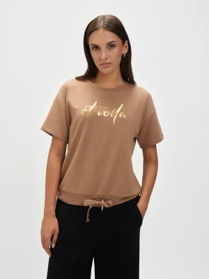Zdjęcie produktu Bluza ze złotym napisem z krótkim rękawem TOP SECRET Beżowy
