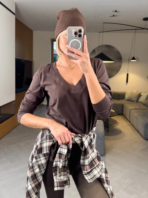 Bluzka Basic V-Line Czekoladowa ClothStore