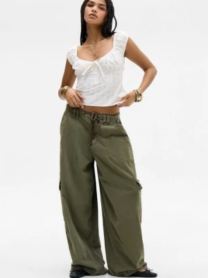 Bluzka BDG Urban Outfitters biały